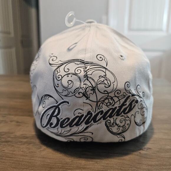 47 Vintage Cincinnati Bearcats Fitted Hat Cap S/M Y2K White NCAA Retro UC CIN - Picture 5 of 10